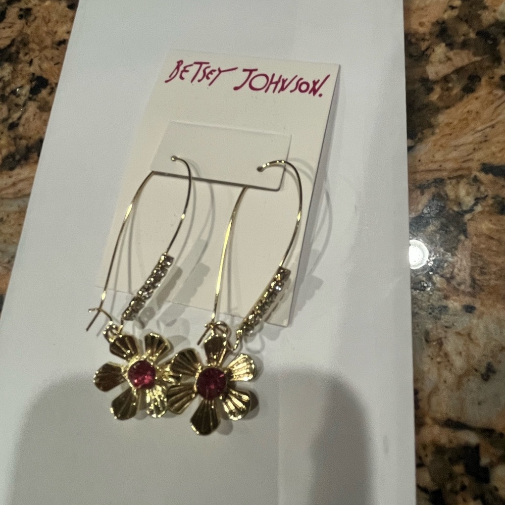 🌸Betsey Johnson Gold and Pink Flower Earrings